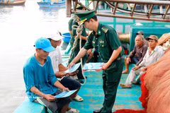 Lam Dong lance une campagne de contrôle renforcé visant à intensifier la surveillance des activités maritimes, à réviser l’ensemble des registres de données et à sanctionner avec la plus grande fermeté toute infraction constatée. Photo: VNA
