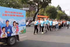 Campagne de sensibilisation aux questions démographiques. Photo : VNA/Vietnam+