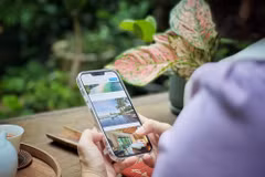 Grâce à la transformation numérique, les destinations digitalisées offrent aux touristes une multitude d'expériences passionnantes. Photo: Vietnam+