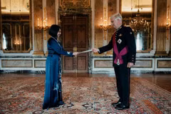 La nouvelle ambassadrice du Vietnam en Belgique, Nguyen Huong Tra, présente ses lettres de créance au roi Philippe. Photo: Monarchie belge