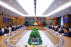 Le Premier ministre Le Minh Hung reçoit l'ambassadeur de Chine au Vietnam, He Wei. Photo: VNA