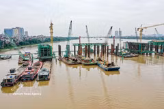 Hanoï accélère la construction de sept ponts sur le fleuve Rouge en vue de l’APEC 2027