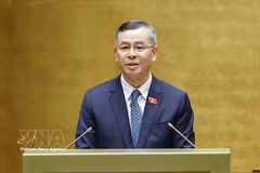Le ministre des Finances, Ngo Van Tuan, répondra aux questions des députés sur l’allocation, la gestion et l’accélération du décaissement des investissements publics en 2026. Photo: VNA