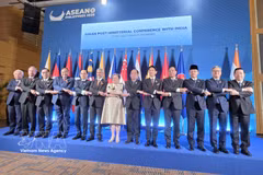 Les ministres participent à la réunion des ministres des Affaires étrangères de l’ASEAN et de l’Inde. Photo: VNA