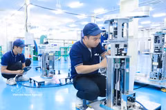 TAZMO Vietnam, entreprise à 100% japonaise, produit environ 70 000 appareils par an et offre un emploi stable à plus de 300 travailleurs locaux. Photo : VNA