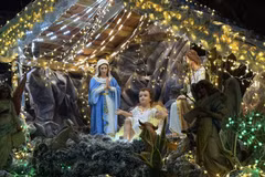 Atmosphère festive et recueillie à Huê à l’approche de Noël