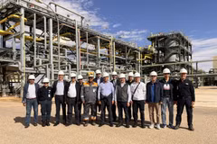 La délégation de Petrovietnam visite le site du projet pétrolier de Bir Seba, situé dans les blocs 433a et 416b en Algérie. Photo: https://petrovietnam.petrotimes.vn