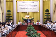 Le chef adjoint du Bureau présidentiel, Pham Thanh Ha, s'exprime à la conférence de presse. Photo: VNA