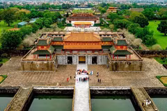 La citadelle impériale de Hue se distingue au cœur de la ville historique. Photo: nhandan.vn