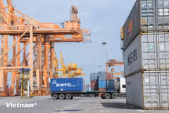 La valeur totale des échanges commerciaux du Vietnam atteint 470,63 milliards de dollars au 15 juillet 2025. Photo: VNA