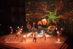 Le premier spectacle « Mo Show » marque l’inauguration officielle du Théâtre de cirque et de représentations polyvalentes Phu Tho à Hô Chi Minh-Ville. Photo: VNA