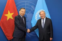 Le secrétaire général du Parti et président vietnamien To Lam (gauche) et le secrétaire général de l'ONU, Antonio Guterres. Photo: VNA
