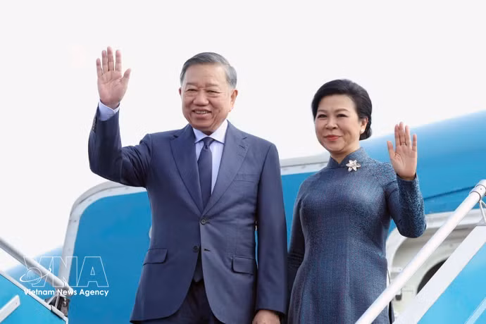 Le secrétaire général du Parti communiste du Vietnam et président de la République Tô Lâm et son épouse Ngô Phương Ly. Photo : VNA