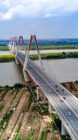 Le fleuve Rouge, axe paysager écologique et culturel majeur de la capitale 