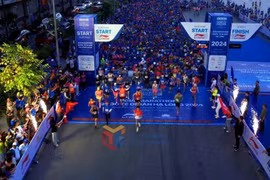 Le Marathon du patrimoine de la baie d'Halong 2024 a attiré plus de 13 500 athlètes de 55 pays. Photo : baoquangninh.vn