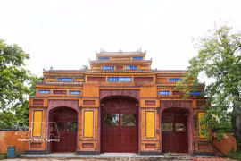 Le portail d’entrée de l’enceinte de Trai Cung, sur le site historique de l’esplanade du Nam Giao, à Hue. Photo : VNA