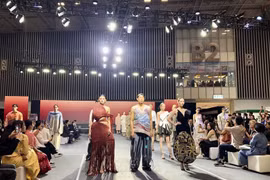 De nombreuses collections de mode ont été présentées lors de VIATT 2026. Photo: VNA