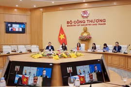 Lors de la réunion. Photo : ministère vietnamien de l’Industrie et du Commerce