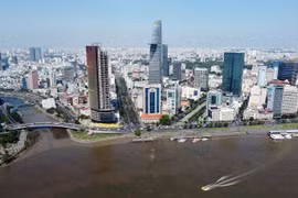 La tour Bitexco est située près de la rivière Saigon et du pont éponyme, dans un emplacement privilégié de Hô Chi Minh-Ville. Photo : VNA