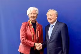 Le vice-Premier ministre permanent Nguyên Hoa Binh et la présidente de la BCE, Christine Lagarde. Photo: VNA 