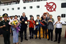 Des touristes venus à Quang Ninh le 30 avril. Photo : VNA