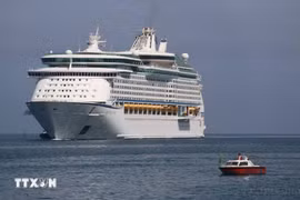 De grands navires de croisière ont accosté au port de Chan May, à Hue. Photo: VNA