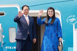 Le Premier ministre Pham Minh Chinh, et son épouse Le Thi Bich Tran, quittent Hanoï pour le Brésil afin de participer au Sommet élargi des BRICS 2025 et de mener des activités bilatérales. Photo : VNA