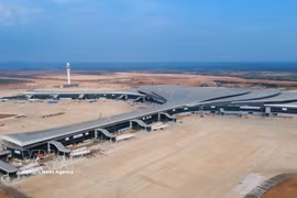 La piste d’atterrissage n°1 et les aires de stationnement du du projet de l’aéroport international de Long Thanh sont terminées. Photo : VNA