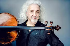 Le célèbre violoncelliste Mischa Maisky. Photo : NSCC
