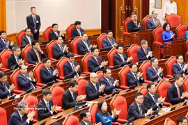 Lors du 4e Plénum du Comité central du Parti communiste du Vietnam du 14e mandat. Photo : VNA