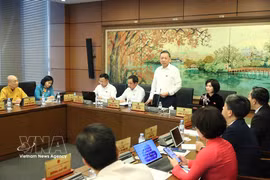 Le secrétaire général du Parti communiste du Vietnam et président de la République, To Lam lors des discussions en groupe sur le projet de loi révisée sur la poste et le projet de loi modifiant et complétant plusieurs articles de la Loi sur la métrologie. Photo : VNA