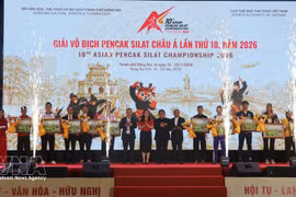 Représentants des pays et territoires participant au Championnat asiatique de Pencak Silat. (Photo : VNA)