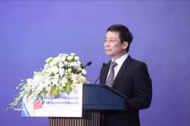 Nguyen Duy Hung, vice-président de la Commission centrale des politiques et stratégies, prononce un discours au Forum maritime du Vietnam 2026. Photo : VNA