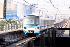 Le métro n°1 Ben Thanh-Suoi Tien circulant depuis le centre de Hô Chi Minh-Ville en direction de Suoi Tien. Photo : VNA