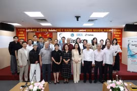 Participants à la conférence « Promouvoir le développement du commerce électronique dans l’industrie de la mode » à Hô Chi Minh-Ville. Photo fournie par les organisateurs