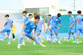 Des joueurs vietnamiens s'entraînent en vue des matchs de qualification du Groupe C pour la Coupe d'Asie des moins de 20 ans de l'AFC 2027. Photos : VFF