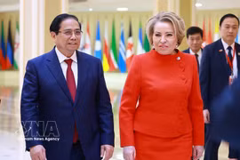 Le Premier ministre Pham Minh Chinh et la présidente du Conseil de la Fédération de l'Assemblée fédérale de Russie, Valentina Matviyenko. Photo : VNA