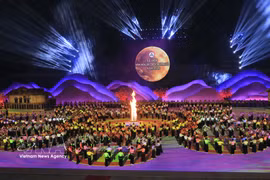 Un numéro artisstique lors de la cérémonie d'ouverture du Festival culturel et touristique de Muong Lo 2026. Photo : VNA