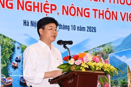 Phuong Dinh Anh, directeur adjoint du Bureau de coordination central du Programme cible national, prend la parole (Photo : VNA)