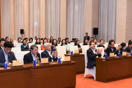 Le président de l’Assemblée nationale Trân Thanh Mân lors de la réunion. Photo : VNA