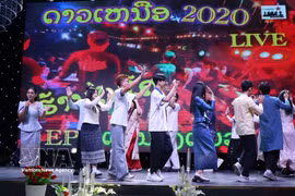 Un numéro artistique des jeunes Vietnamiens d'outre-mer lors d'un programme d'échanges consacré à la langue vietnamienne. Photo / VNA
