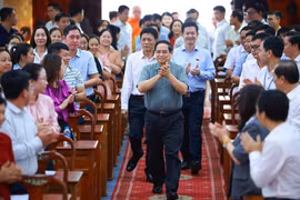 Le Premier ministre Pham Minh Chinh a rencontré les électeurs de Can Tho, ville du delta du Mékong. Photo : VNA