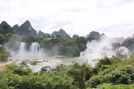 Panorama du site paysager des chutes de Ban Gioc – Detian. Photo : VNA