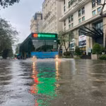 De nombreux endroits à Hanoï sont exposés à un risque élevé d’inondation. Photo : SKDS