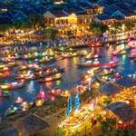 Les lanternes brillent de mille feux sur la rivière Hoài. Photo:baocamau.vn