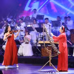 Le spectacle "Mélodies à travers le monde", une création audacieuse du Théâtre national de musique et de danse du Vietnam, établit un véritable dialogue direct entre le patrimoine musical traditionnel vietnamien et les sonorités du monde entier. Photo : baovanhoa.vn