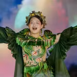 La chanteuse Ngô Châu Anh sur scène lors du Concours international de musique "Écho des Nomades 2026". Photos fournies par les organisateurs