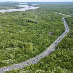 La mangrove de Cân Gio, un écosystème crucial de "puits de carbone", contribue à la génération de crédits carbone pour le fonctionnement du marché du carbone vietnamien. Phto: VNA
