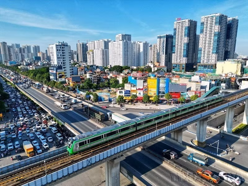 La ligne de métro Cat Linh - Ha Dong à Hanoï, la première du pays, est devenue un moyen de transport quotidien fiable pour les habitants de la capitale. Photo : VNA