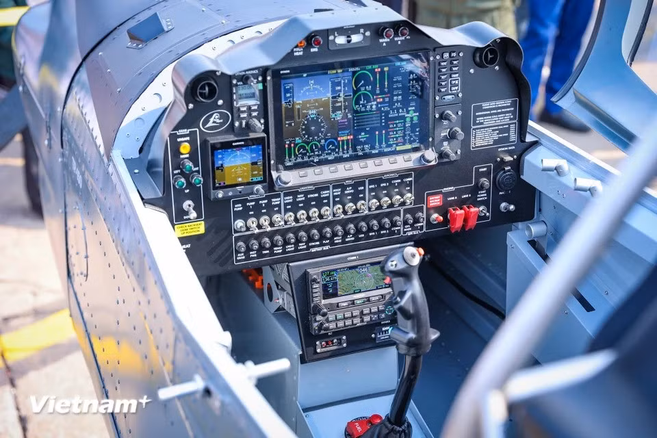 Le TP-150 est conçu et fabriqué en conformité avec les normes internationales telles que EASA CS-VLA et FAA Experimental Aircraft ainsi qu'avec de nombreuses normes militaires. Photo : Hoai Nam/Vietnam+